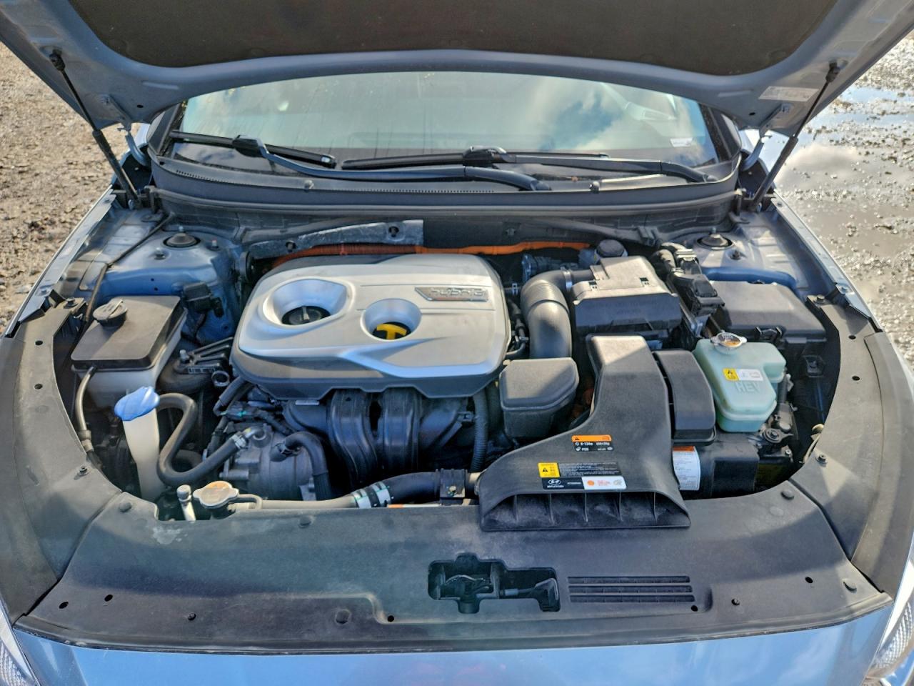HYUNDAI SONATA HYBRID