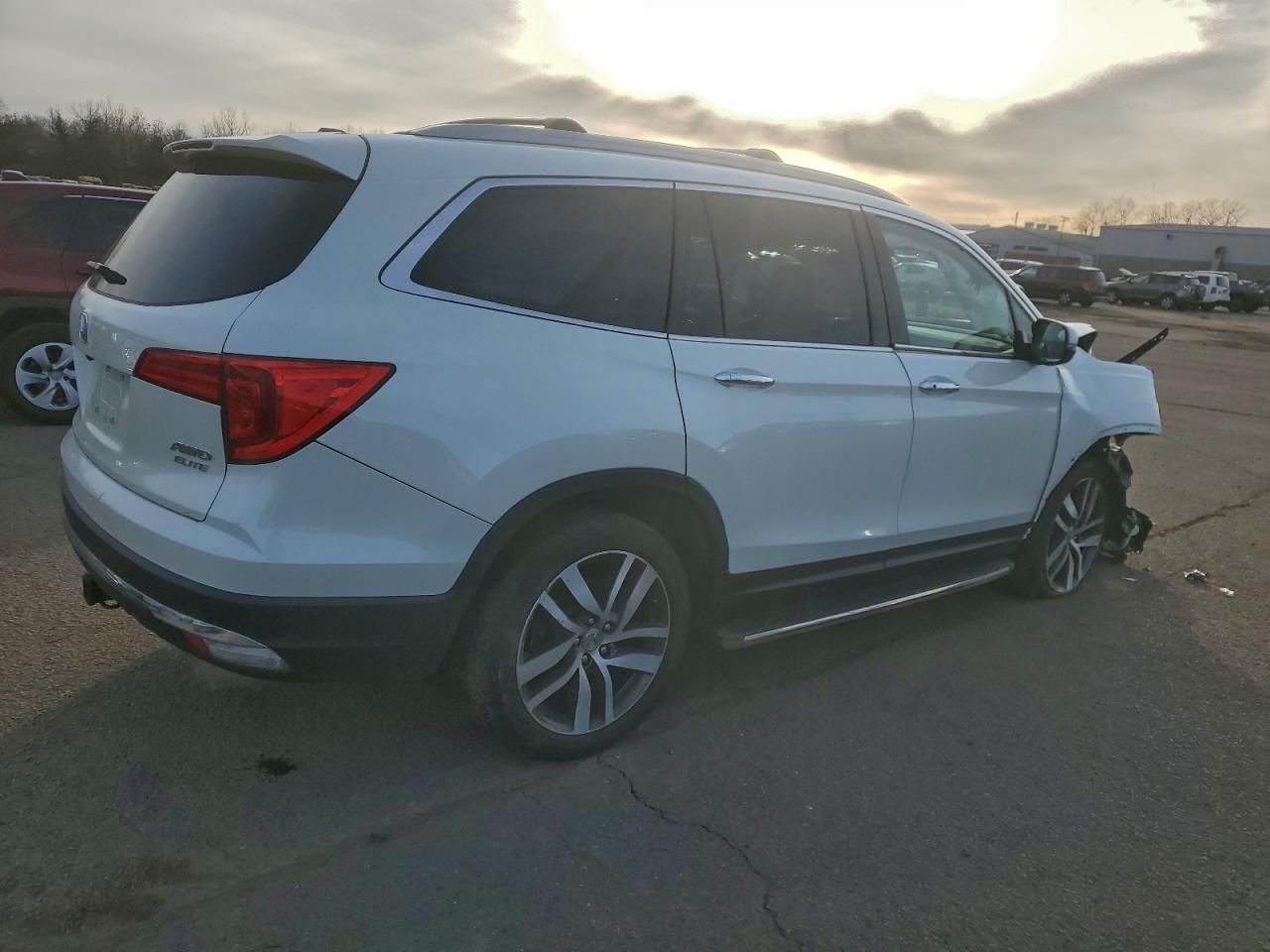 Lot #3316715507 2016 HONDA PILOT ELIT