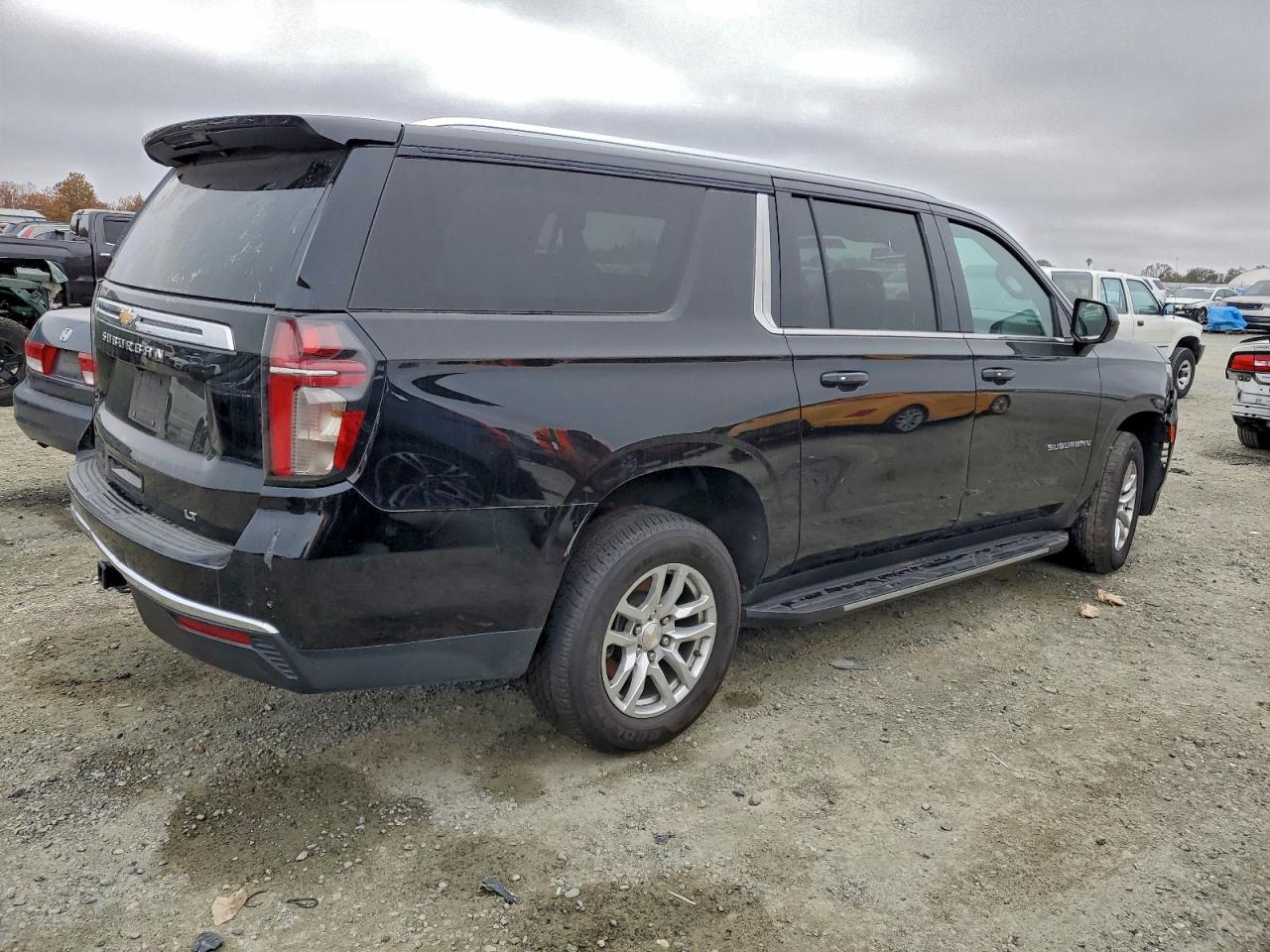 CHEVROLET SUBURBAN C1500 LT