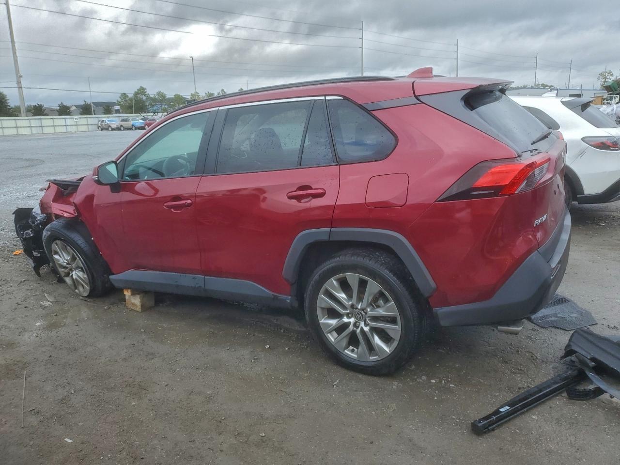 TOYOTA RAV4 XLE PREMIUM