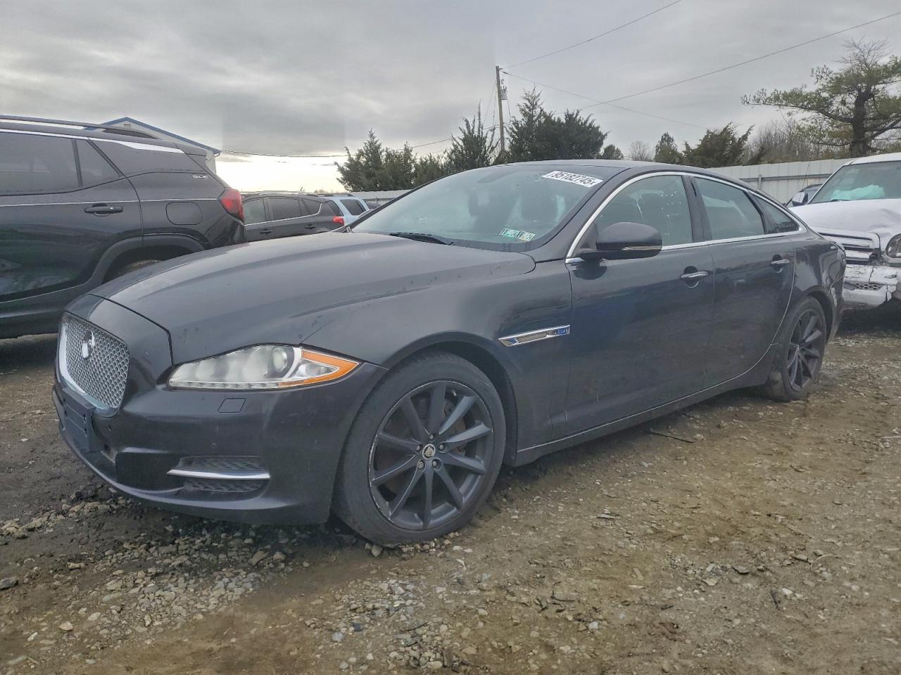 Lot #3304910537 2011 JAGUAR XJ