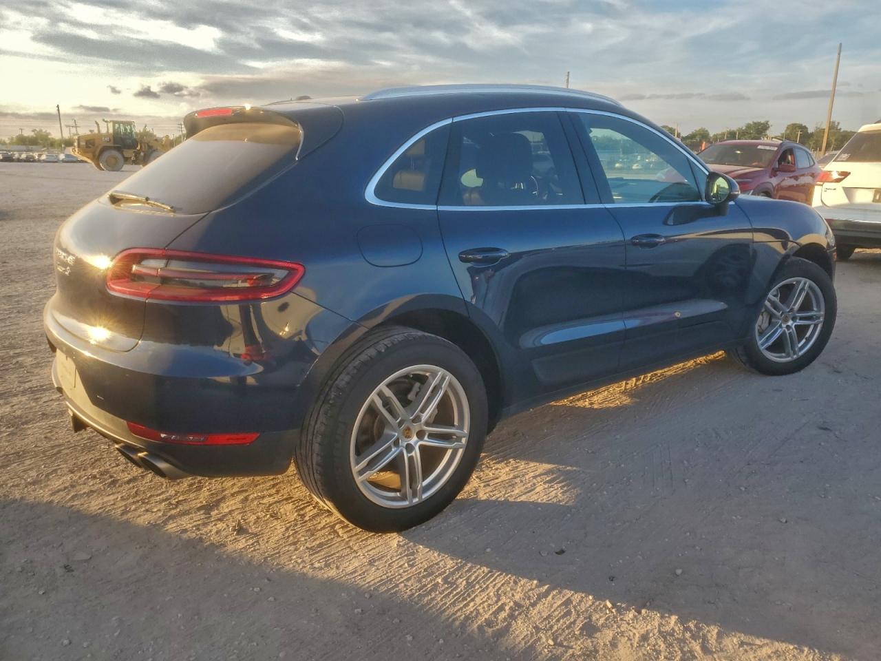 PORSCHE MACAN S