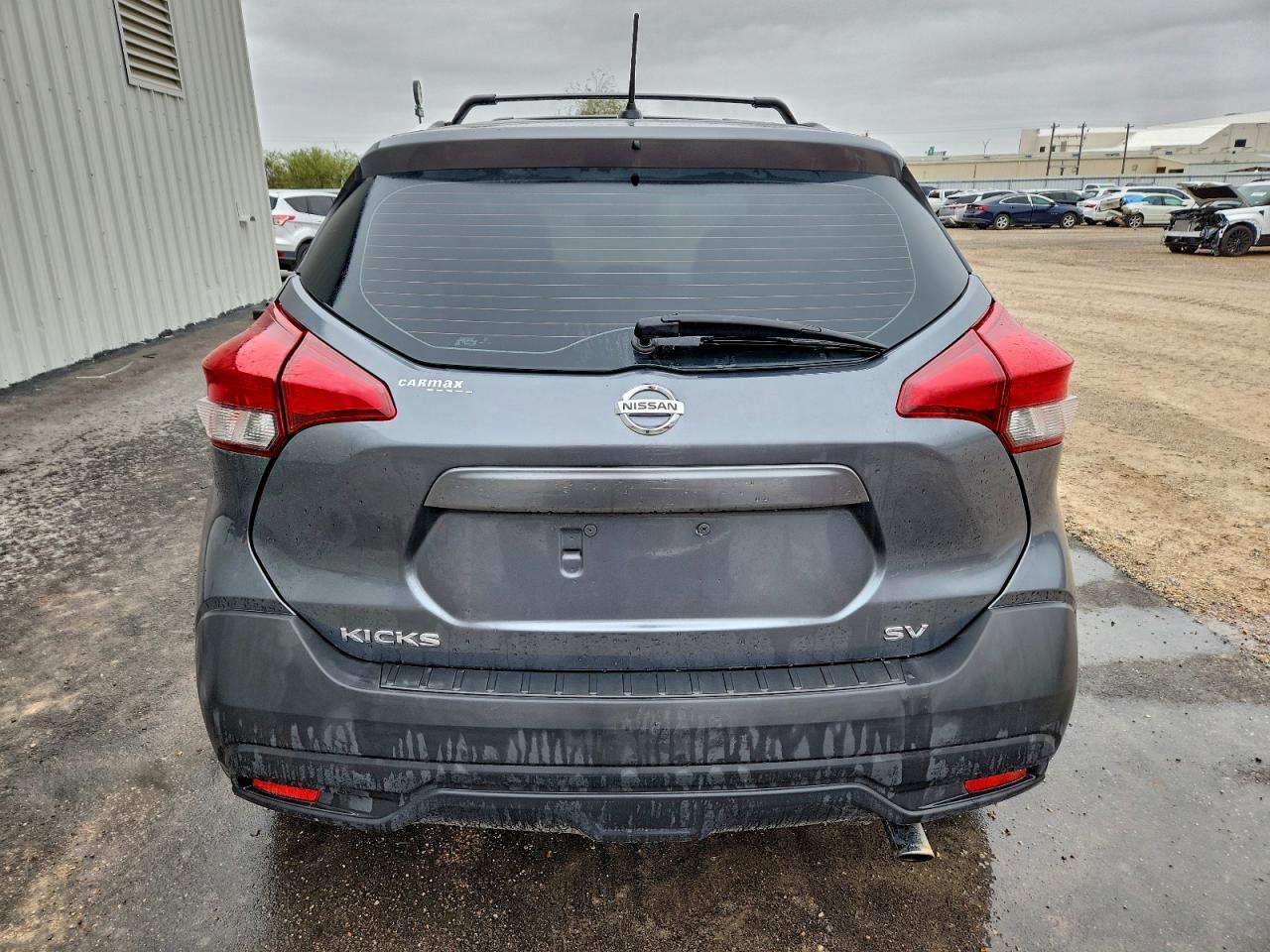 NISSAN KICKS S