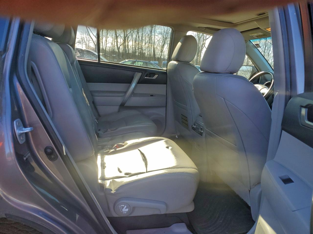 TOYOTA HIGHLANDER HYBRID