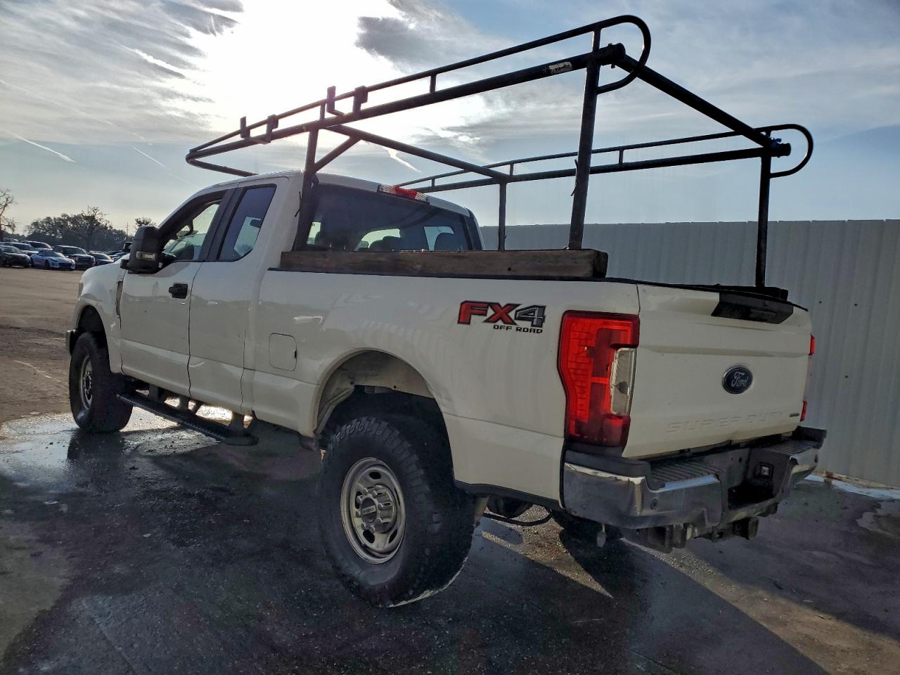 FORD F-250 SUPER DUTY