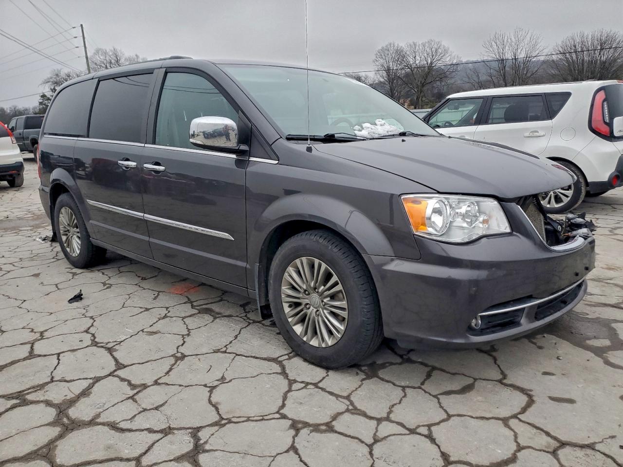 CHRYSLER TOWN & COUNTRY TOURING L