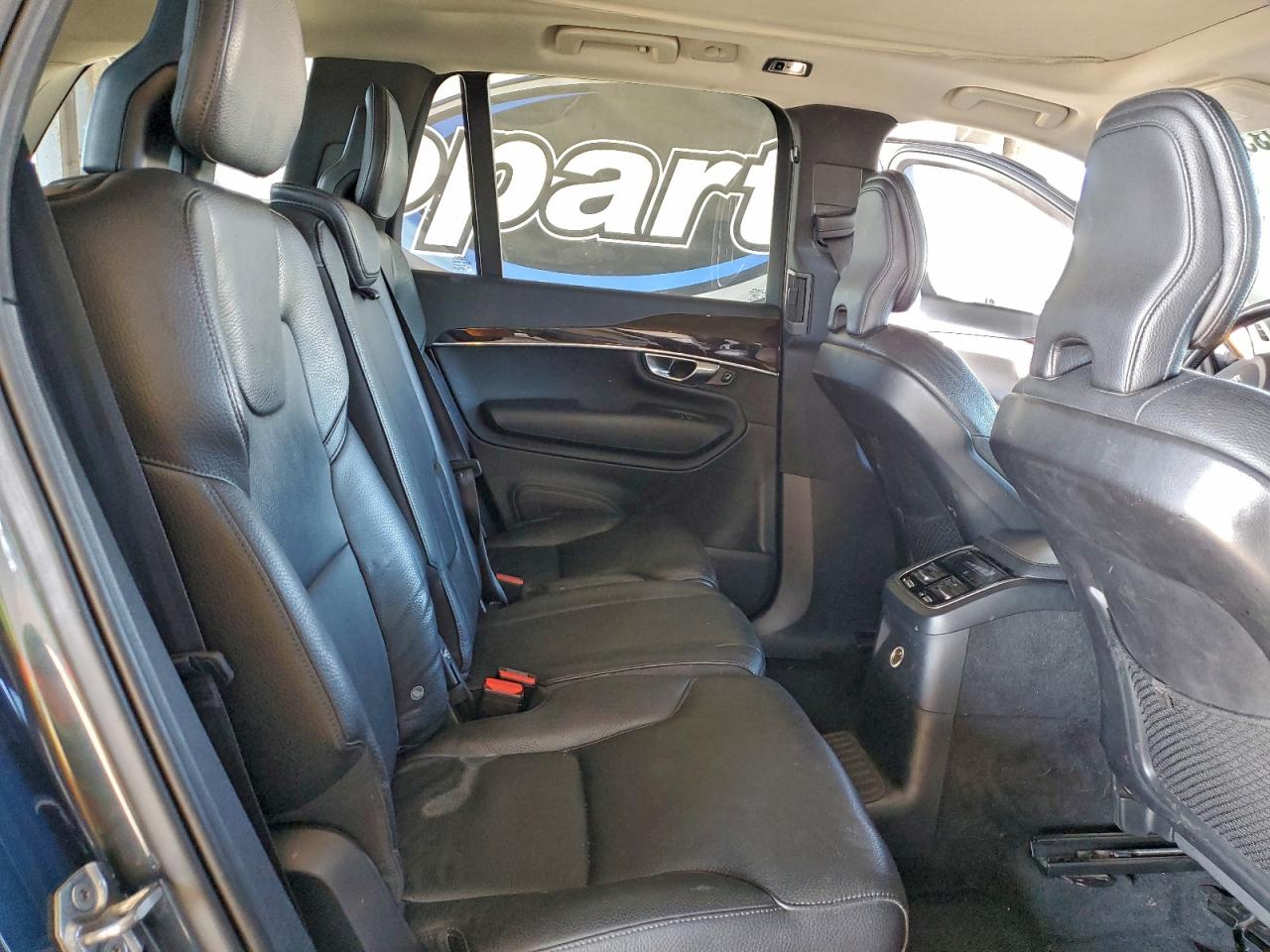 VOLVO XC90 T8 MOMENTUM