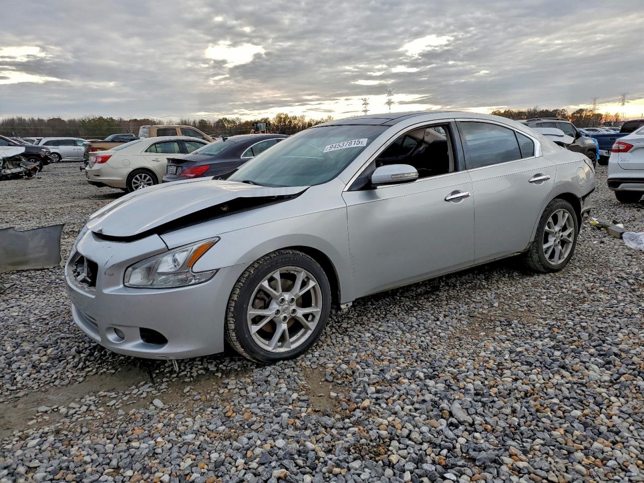 NISSAN MAXIMA S