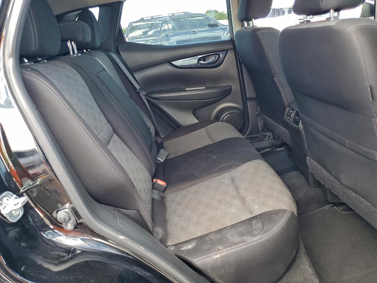 NISSAN ROGUE SPORT S