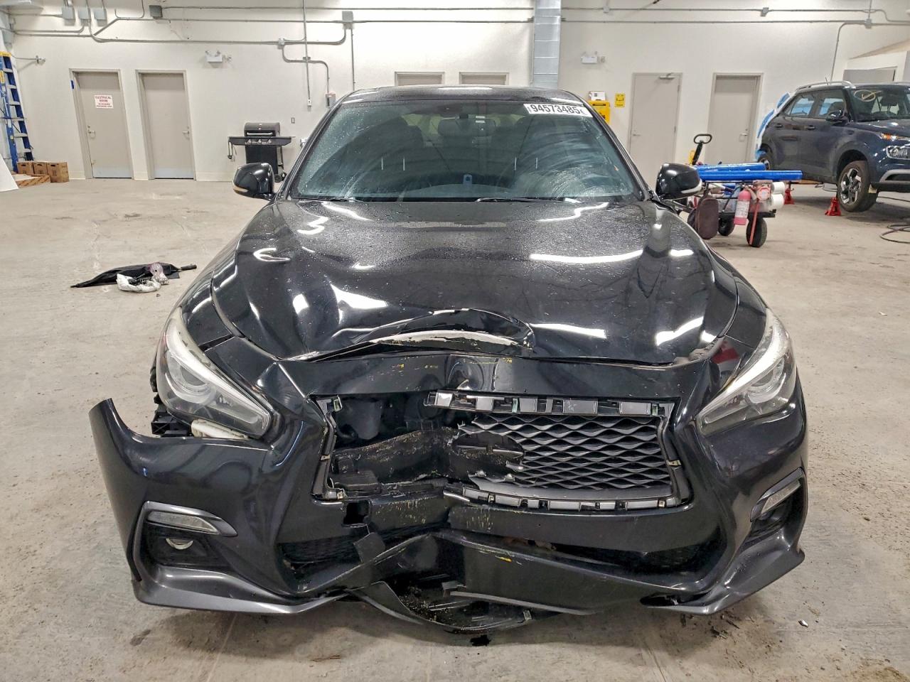 INFINITI Q50 RED SPORT 400