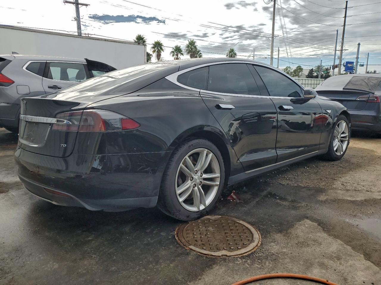 TESLA MODEL S