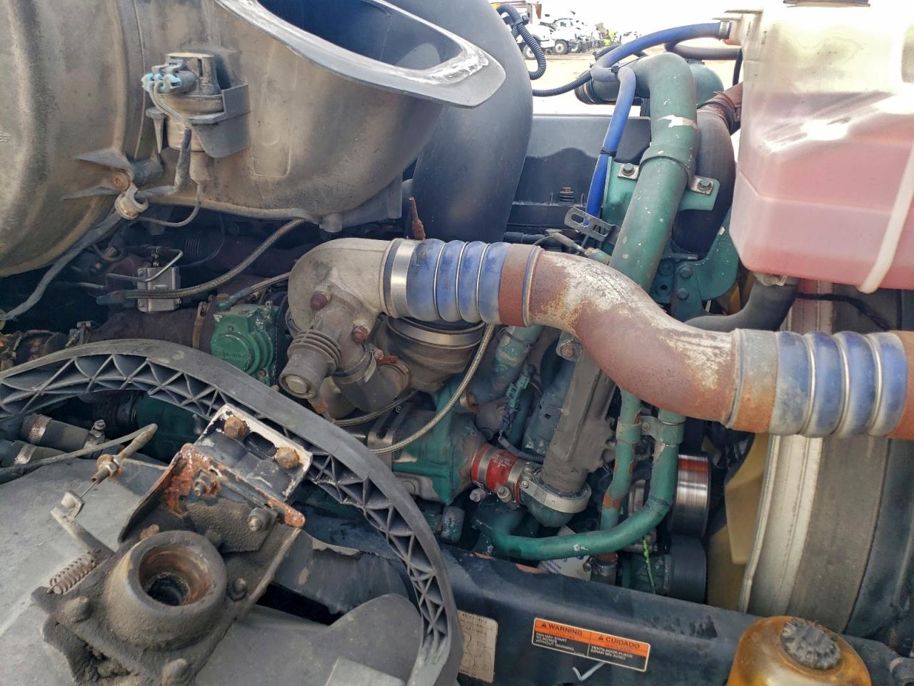 Lot #3310359958 2010 VOLVO VNL