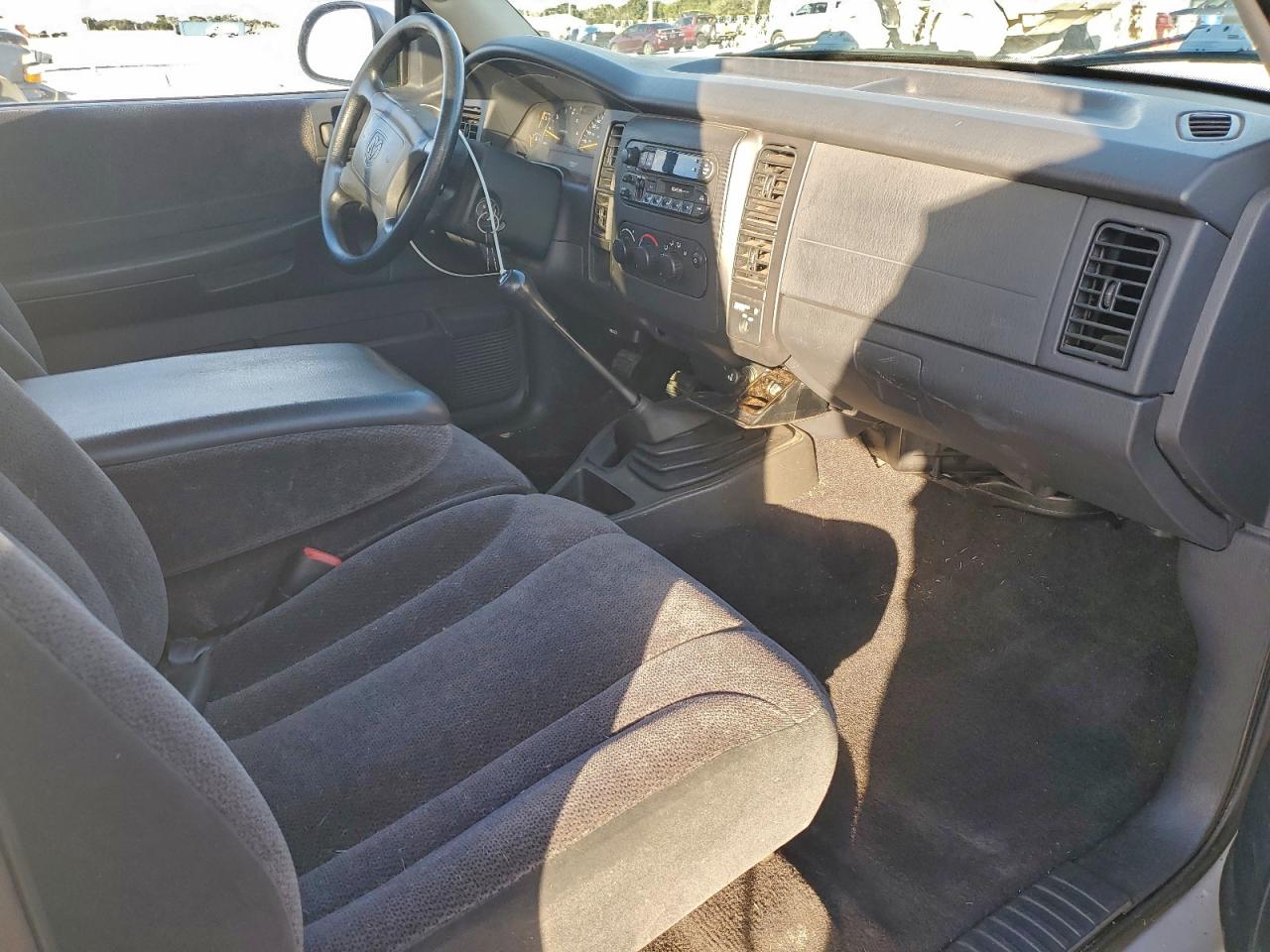 Lot #3302913079 2001 DODGE DAKOTA
