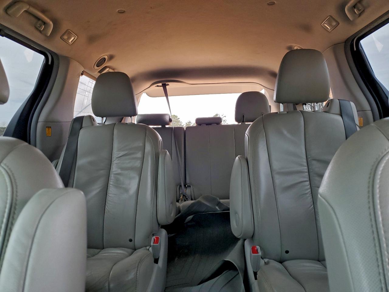 Lot #3308229192 2012 TOYOTA SIENNA XLE