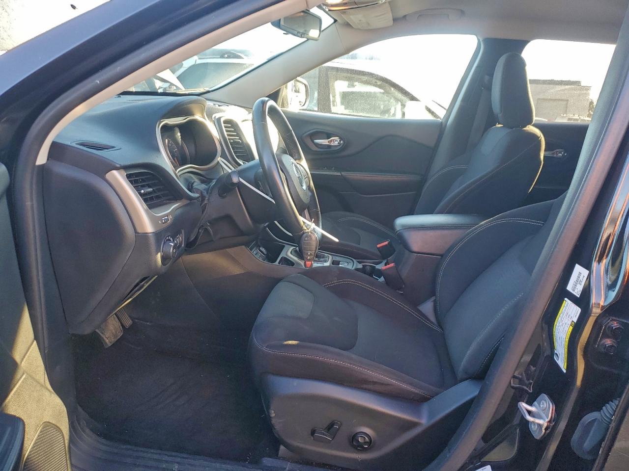 JEEP GRAND CHEROKEE LATITUDE