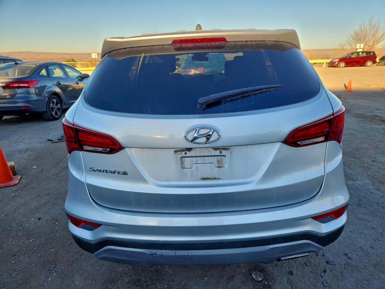Lot #3318081381 2018 HYUNDAI SANTA FE S