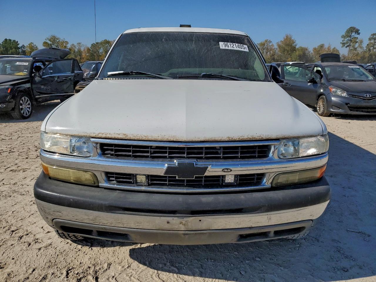 Lot #3318022388 2004 CHEVROLET SUBURBAN C