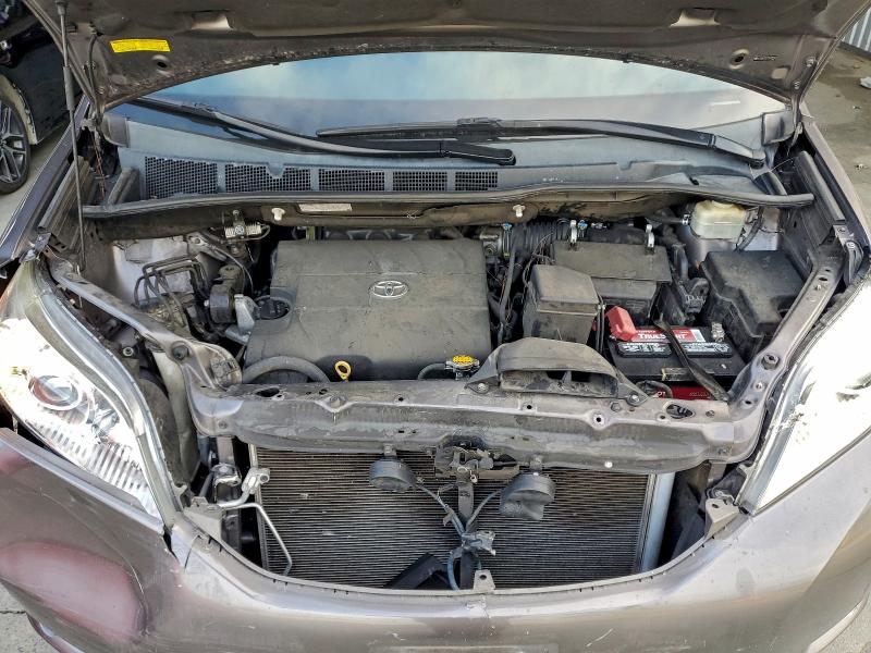 2015 TOYOTA SIENNA LE #3310424960