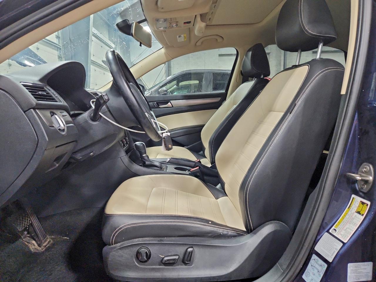 VOLKSWAGEN PASSAT SE