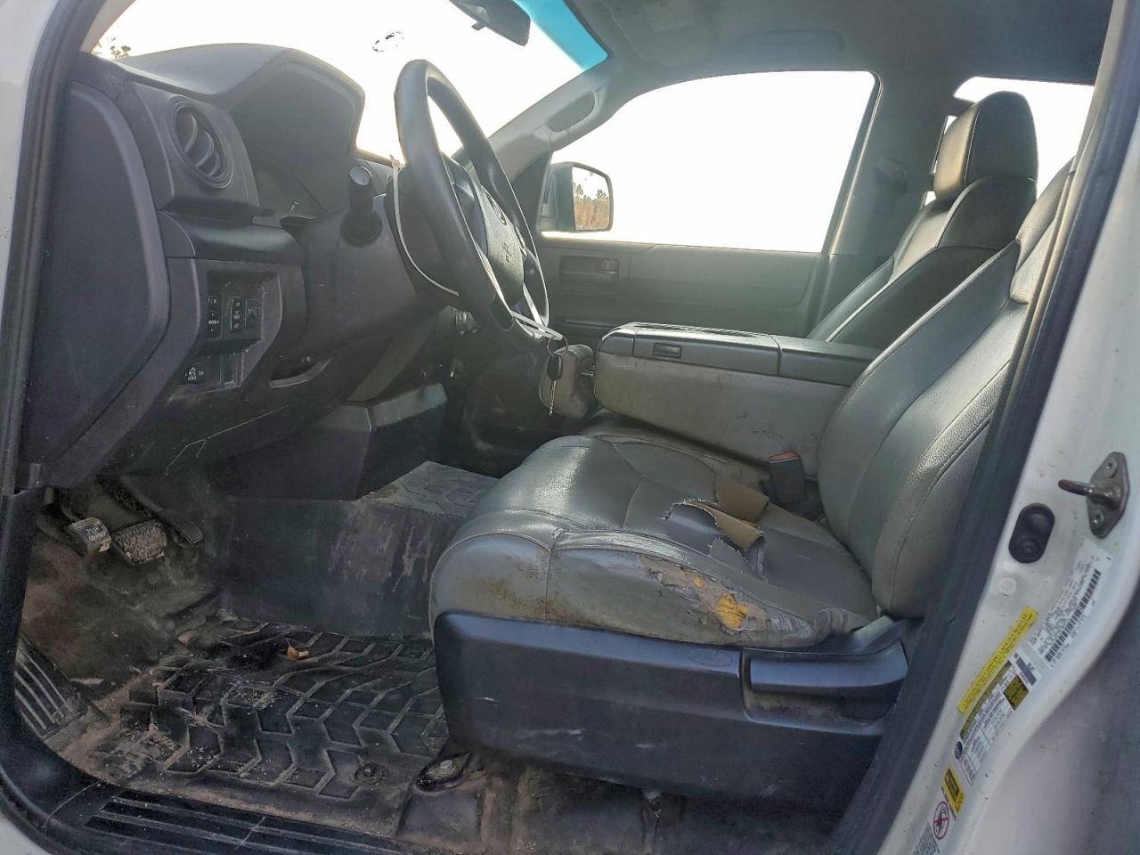 TOYOTA TUNDRA DOUBLE CAB SR