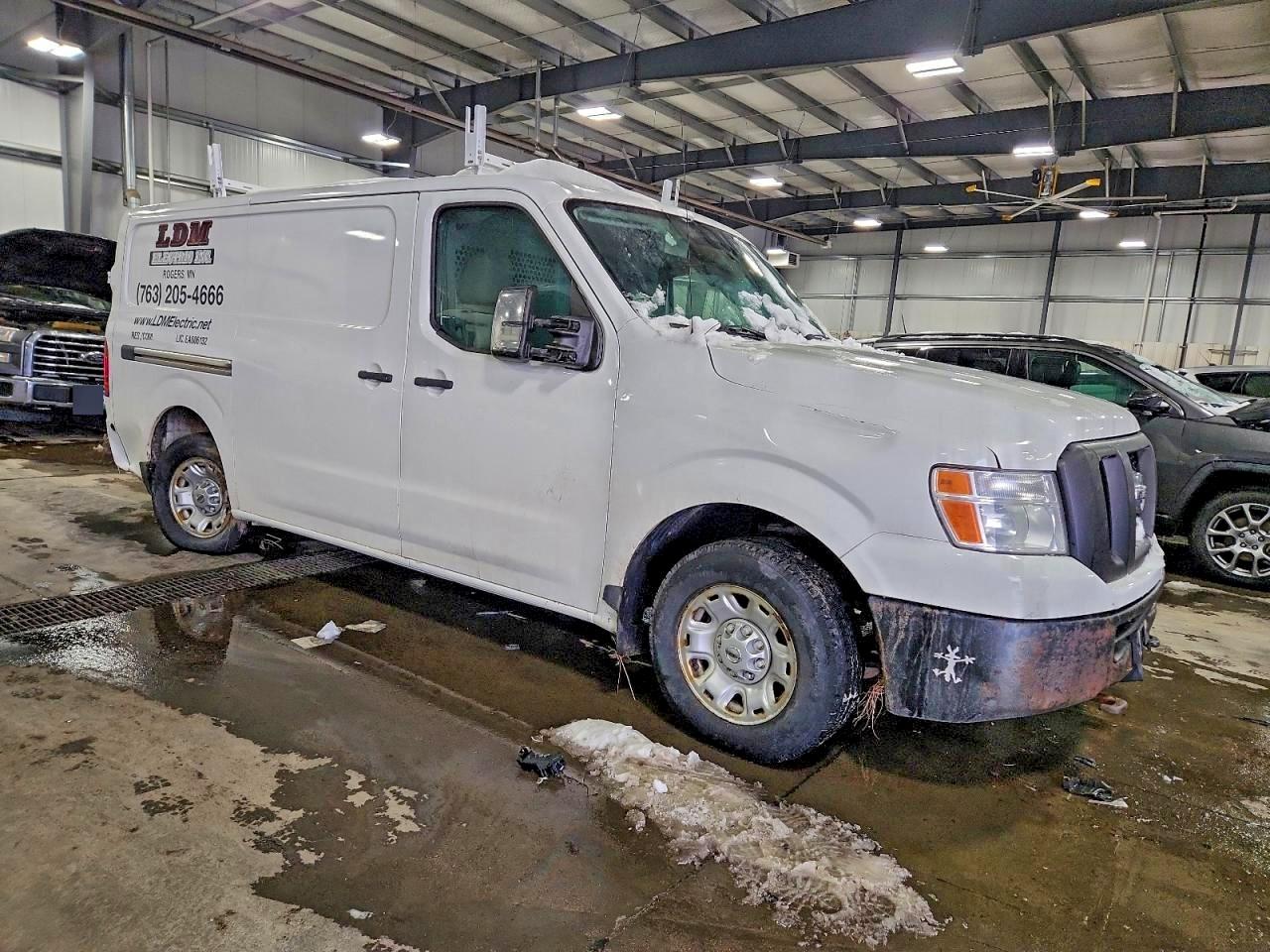 NISSAN NV2500 2500 S