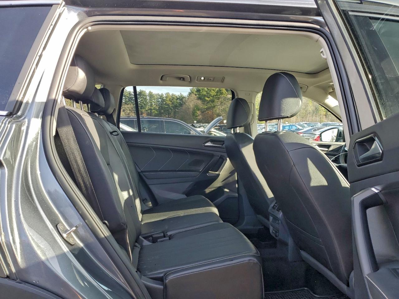 VOLKSWAGEN TIGUAN SE