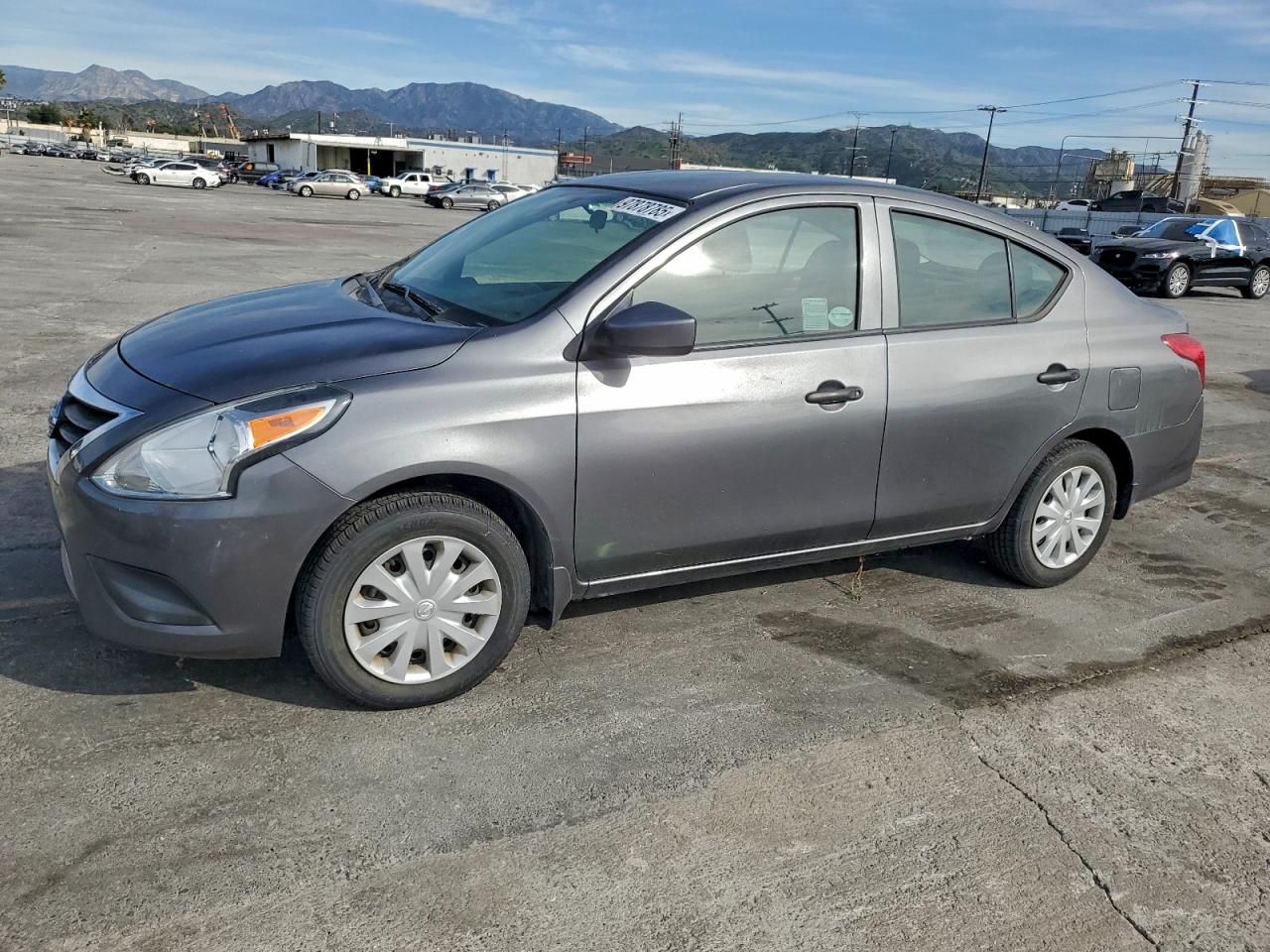 Lot #3319306726 2018 NISSAN VERSA S