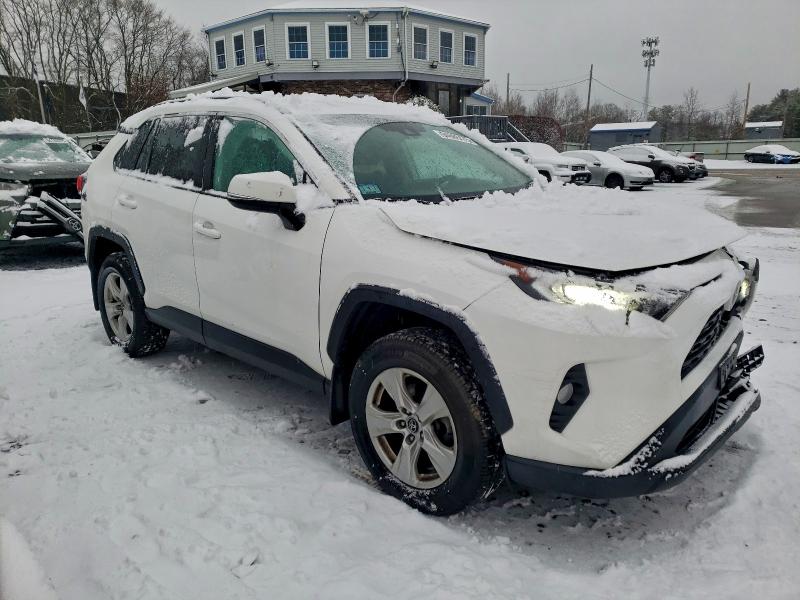2021 TOYOTA RAV4 XLE #3305482077