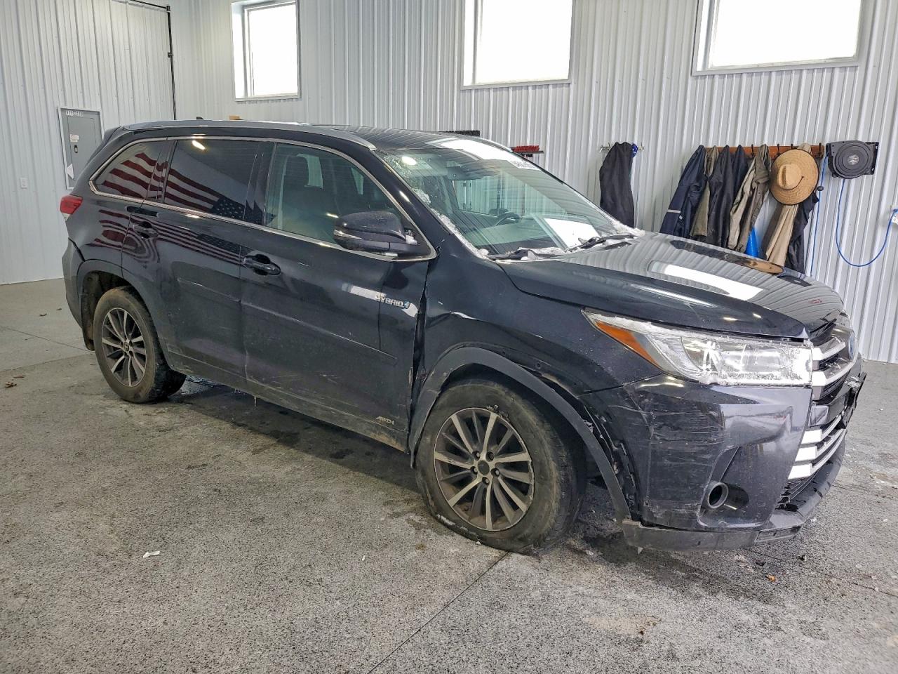 TOYOTA HIGHLANDER HYBRID