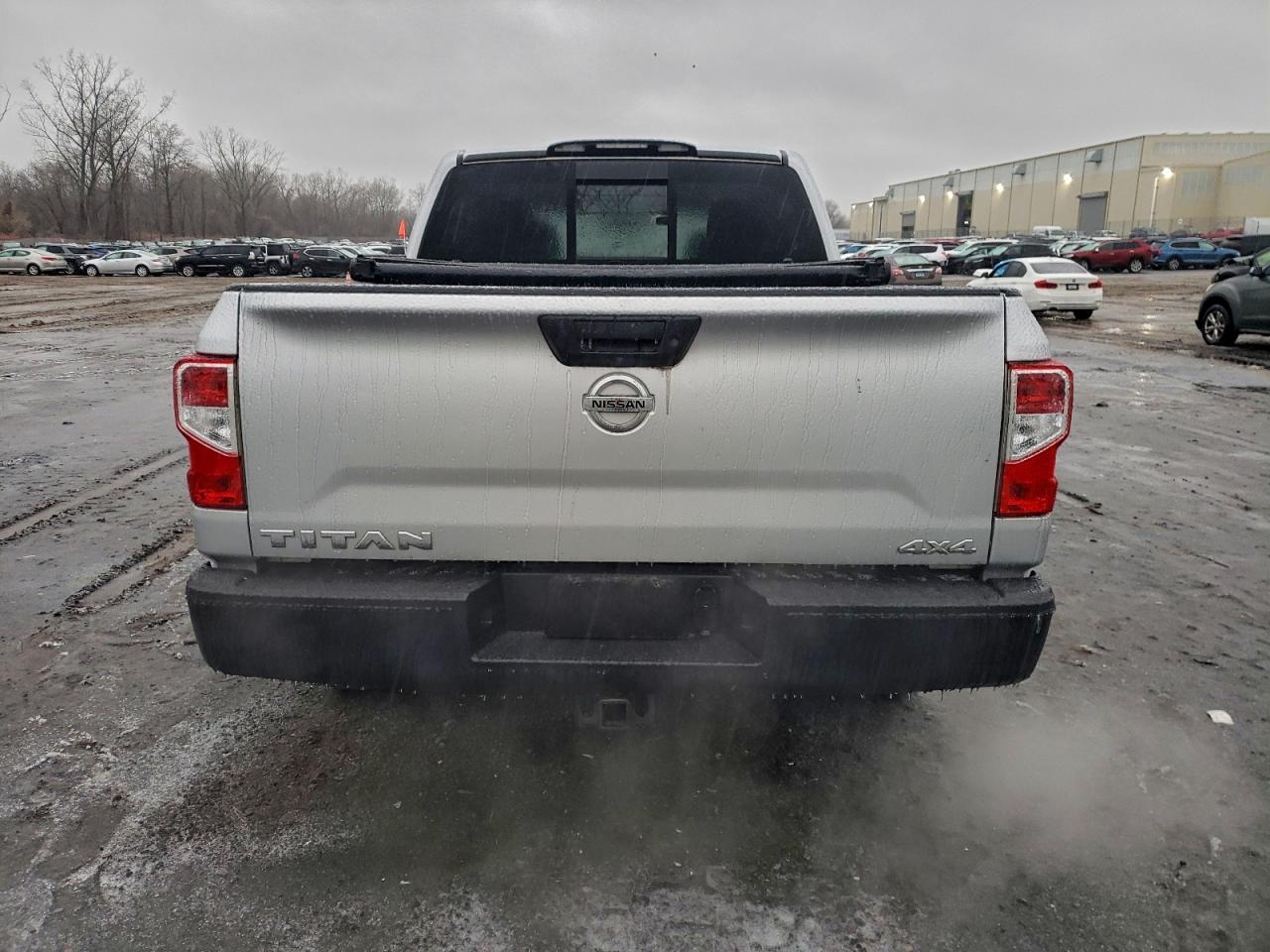 NISSAN TITAN S