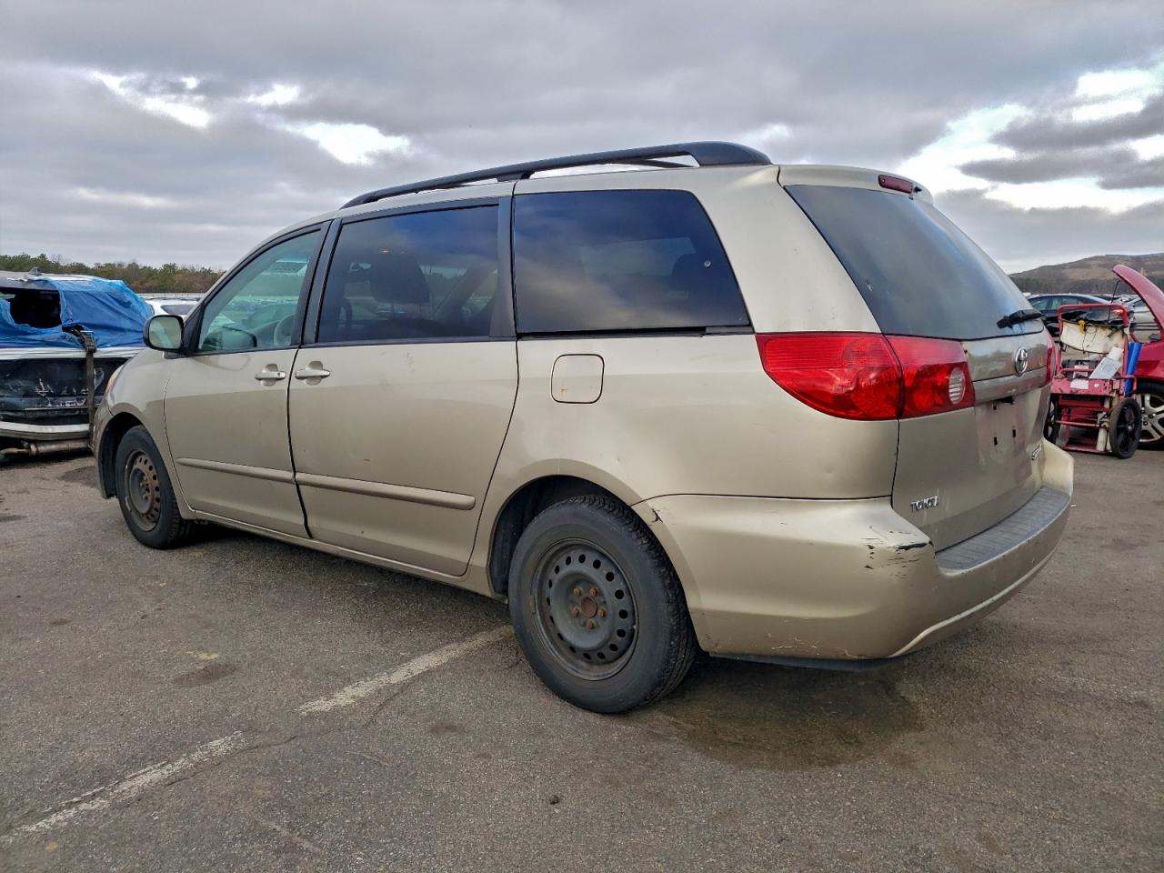 Lot #3310322962 2010 TOYOTA SIENNA CE