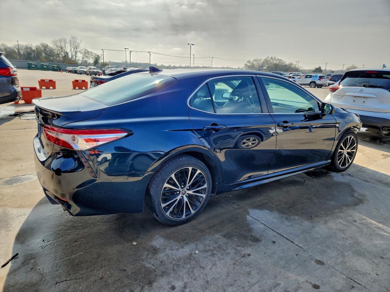 Lot #3310419958 2020 TOYOTA CAMRY SE