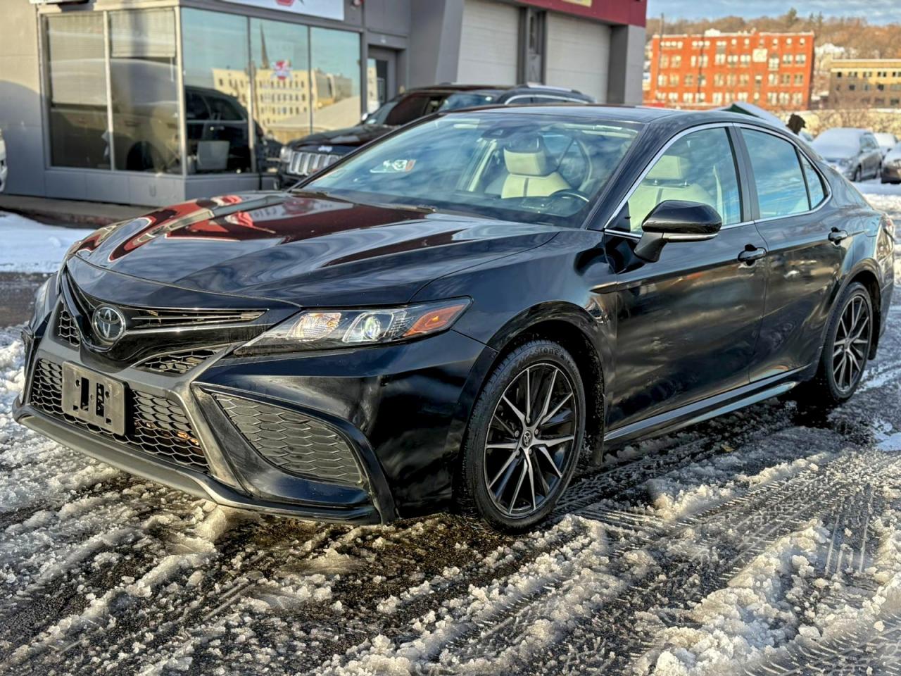 TOYOTA CAMRY SE NIGHT SHADE