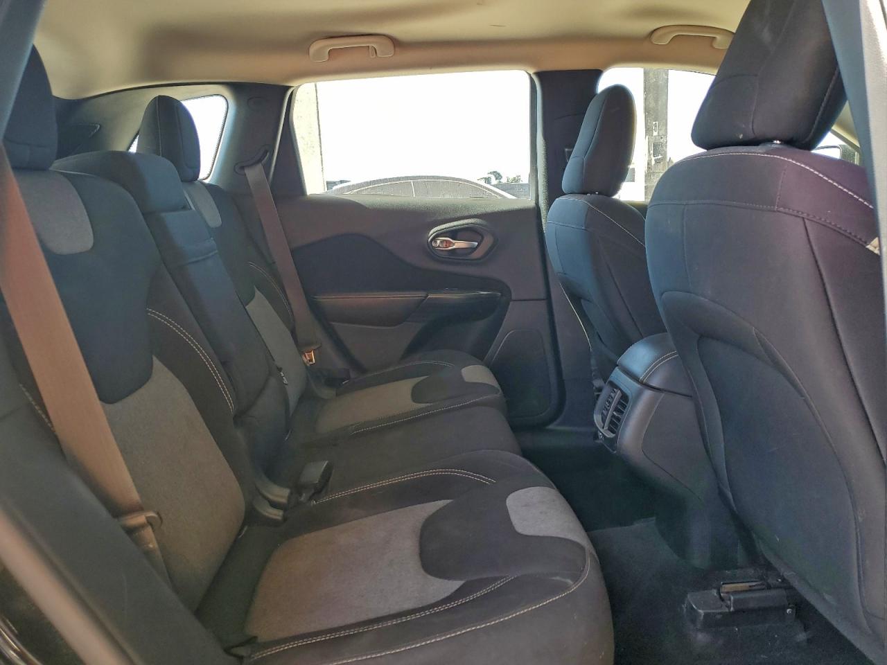 JEEP GRAND CHEROKEE SPORT