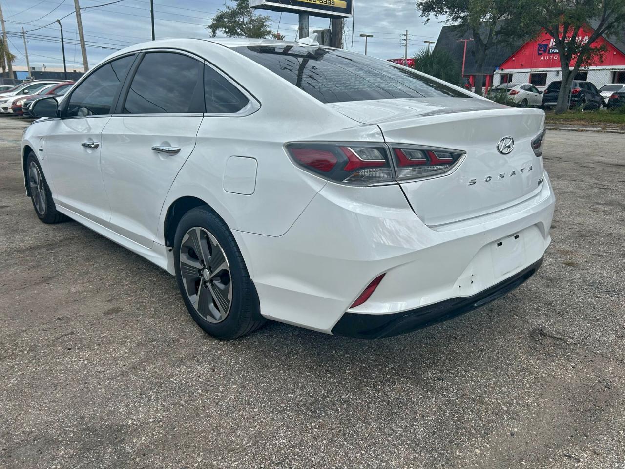 HYUNDAI SONATA PLUG-IN HYBRID