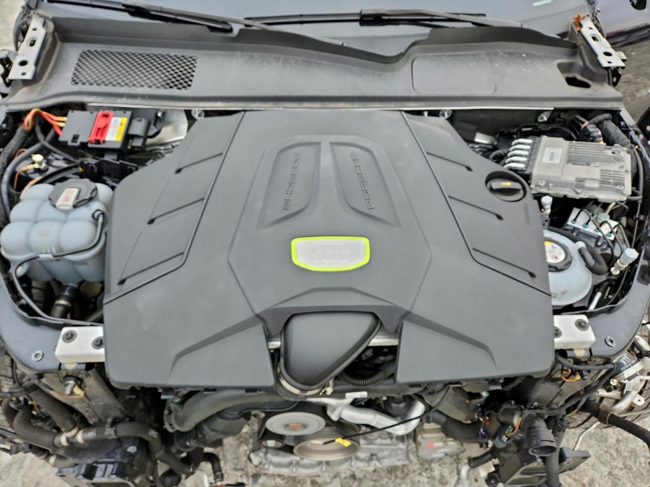 PORSCHE CAYENNE E-HYBRID