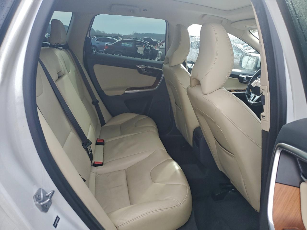 VOLVO XC60 T5 INSCRIPTION