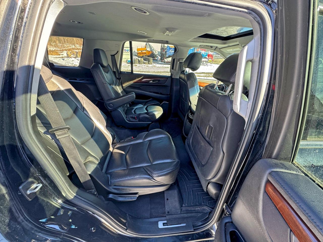 CADILLAC ESCALADE LUXURY