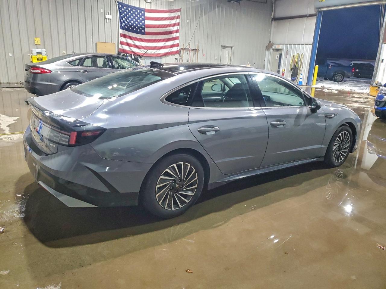 HYUNDAI SONATA HYBRID