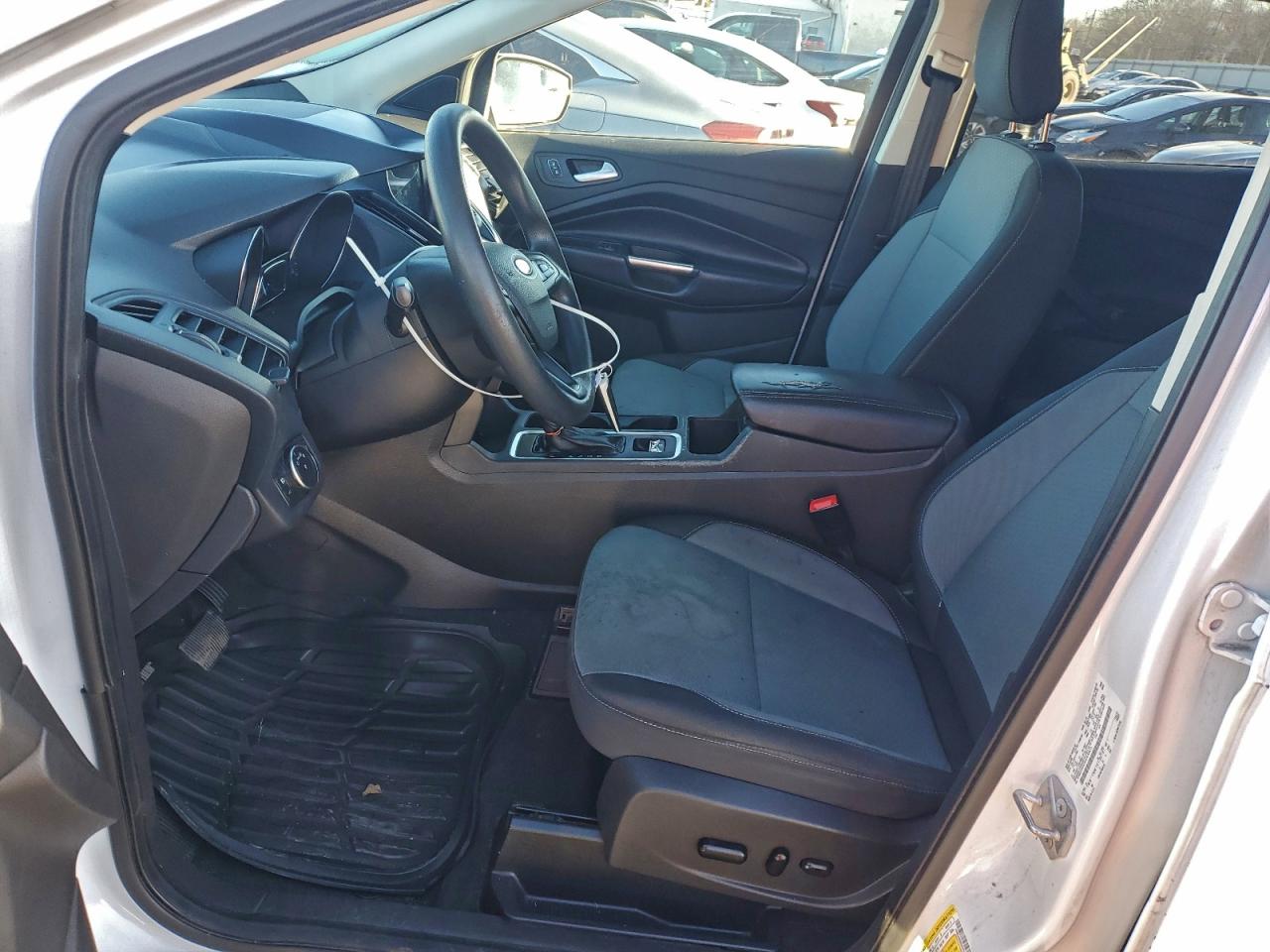 Lot #3317758095 2019 FORD ESCAPE SE