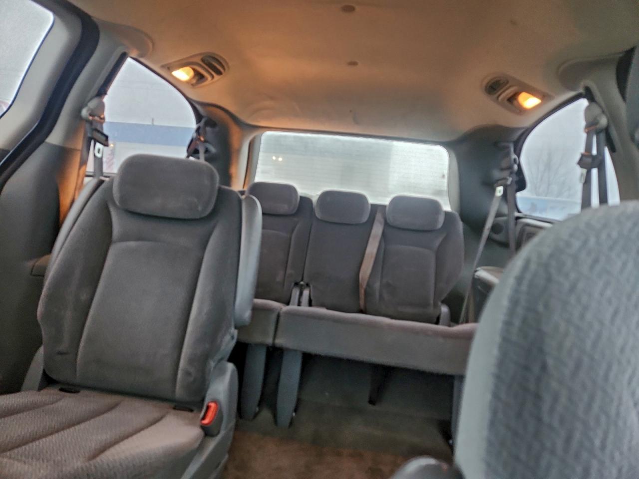 Lot #3302839911 2005 CHRYSLER TOWN & COU