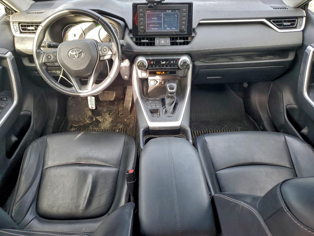TOYOTA RAV4 XLE PREMIUM