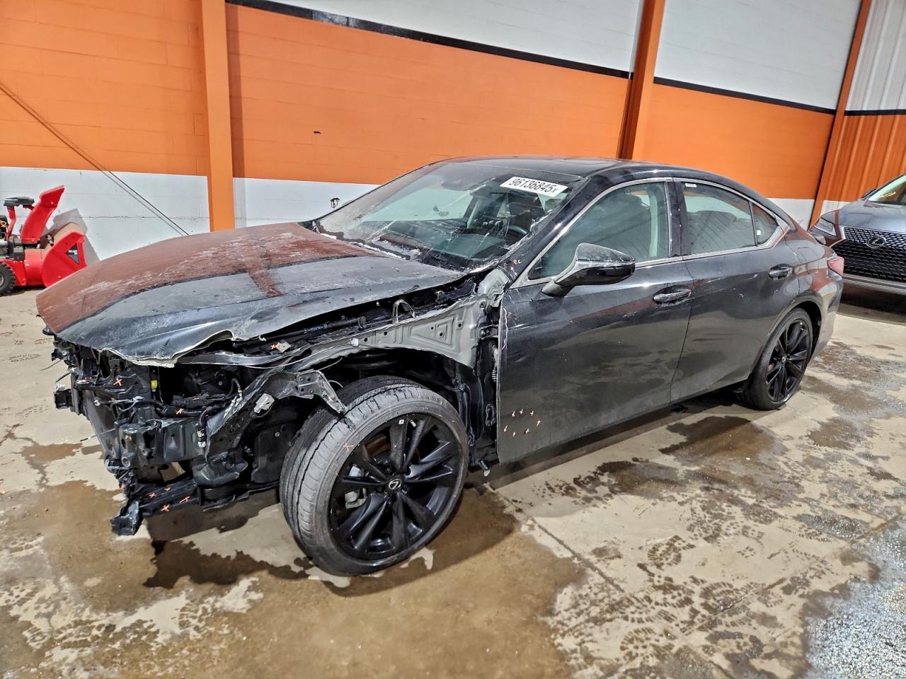 LEXUS ES 300H F SPORT HANDLING