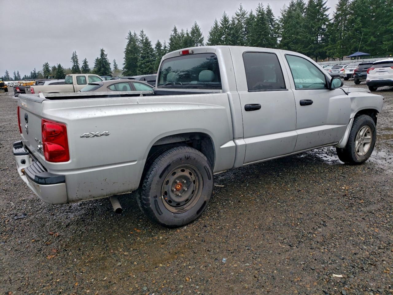 DODGE DAKOTA SLT