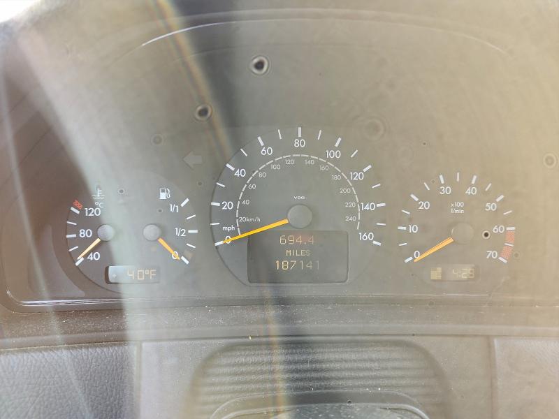 2001 MERCEDES-BENZ E 320 4MAT #3304515507