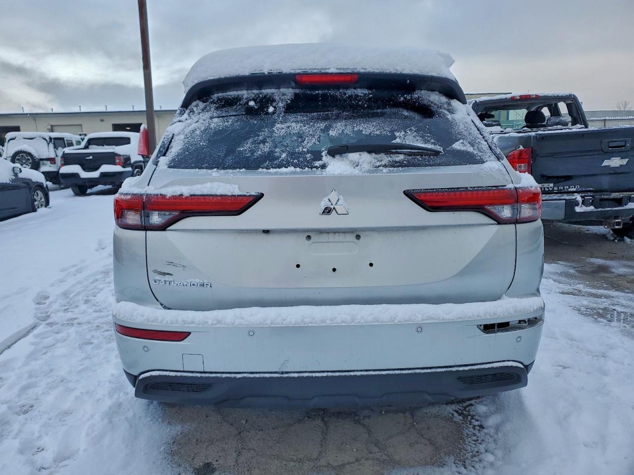 MITSUBISHI OUTLANDER ES