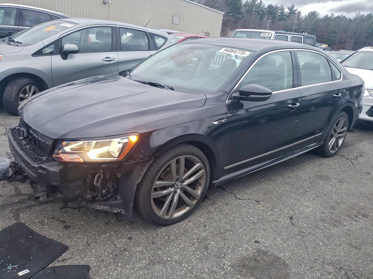 VOLKSWAGEN PASSAT R-LINE