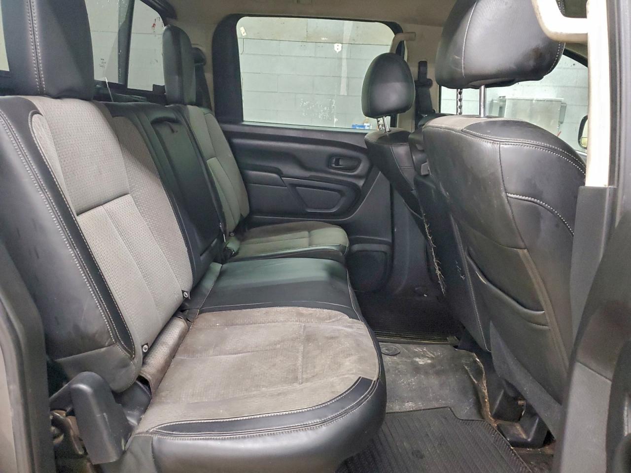 Lot #3311571267 2017 NISSAN TITAN XD S