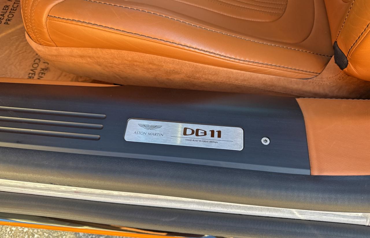 ASTON MARTIN DB11