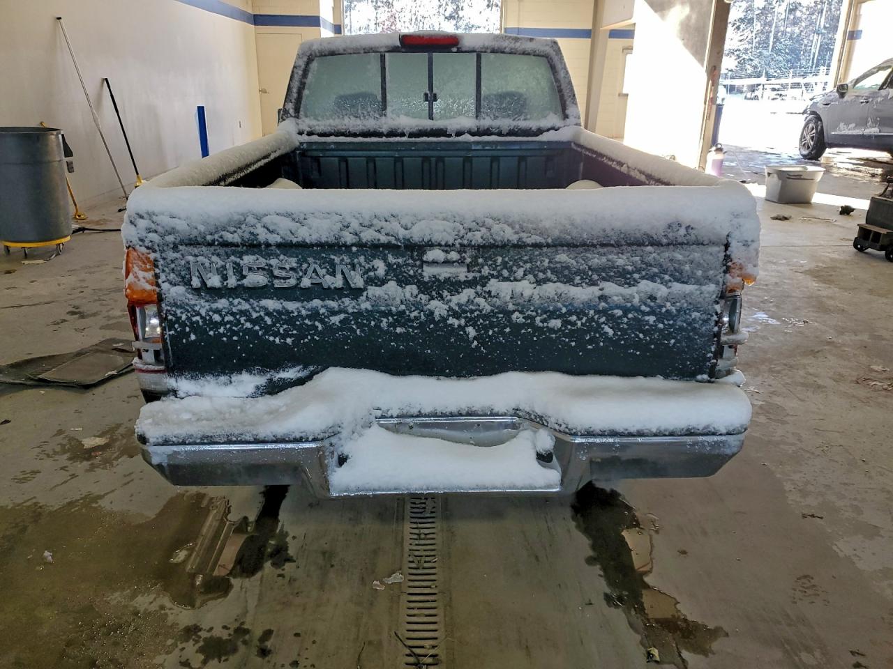 Lot #3315968184 1994 NISSAN TRUCK BASE